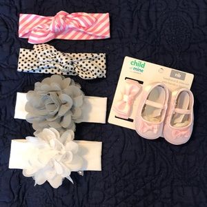 Newborn girl accessories